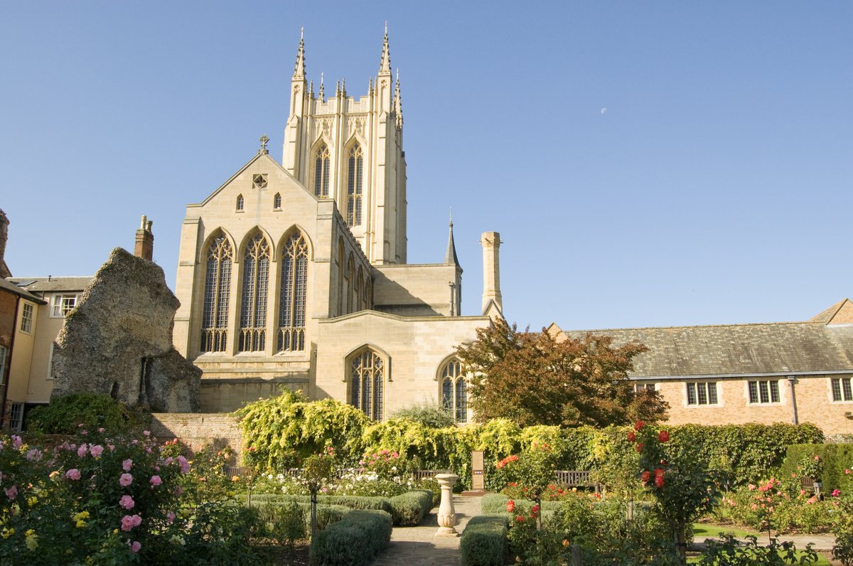 SuffolkCottHols's tweet photo. #BuryStEdmunds is no.17 in the @Telegraph 50 best UK holidays for 2020! 🏡 #Suffolk #Stayation #Holiday #Countryside
https://t.co/PKZZzzfAck https://t.co/M4x3iRilpz