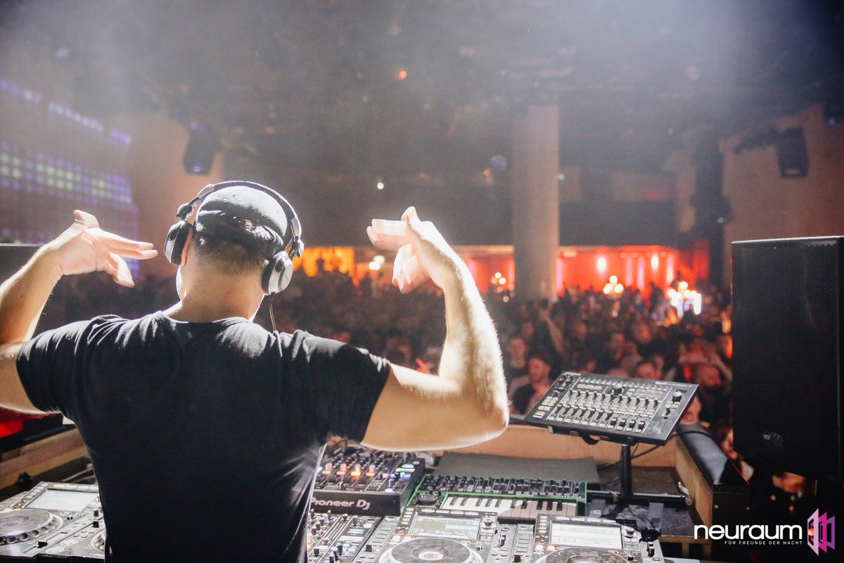 djchrisbekker's tweet photo. Thank you Munich for being part of @PAULVANDYK‘s #guidinglighttour.
You all were amazing!!!
@vanditrecords #neuraum https://t.co/wILYmd7jK2