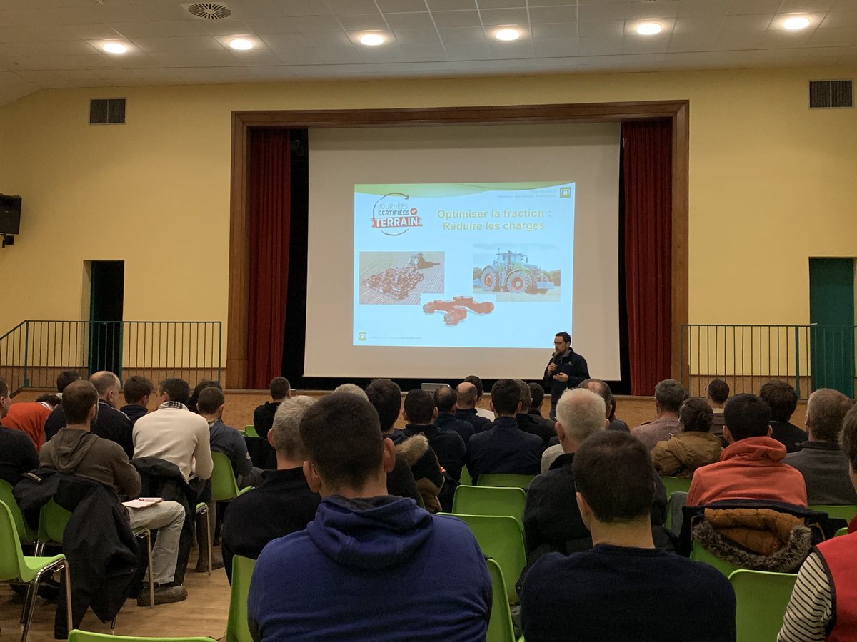 beacol66's tweet photo. C’est parti : 1ere JCT ( journée certifiée terrain) dans la salle polyvalente de Toury - ⁦@Innovagri1⁩ Outarville. Charges de #mécanisation et #rentabilité. ⁦@GroupFranceAgri⁩ ⁦@TerrenetFR⁩ @loiret https://t.co/YusNFmjDxW