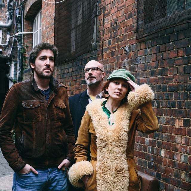 Jazz_Brick_Wall's tweet photo. Satori - Josephine Davies, Dave Whitford, @jamesmaddren standing in front of a brick wall #jazz #musician #brick #jazzwall https://t.co/IEEP12IKgf https://t.co/72uWxprtWg