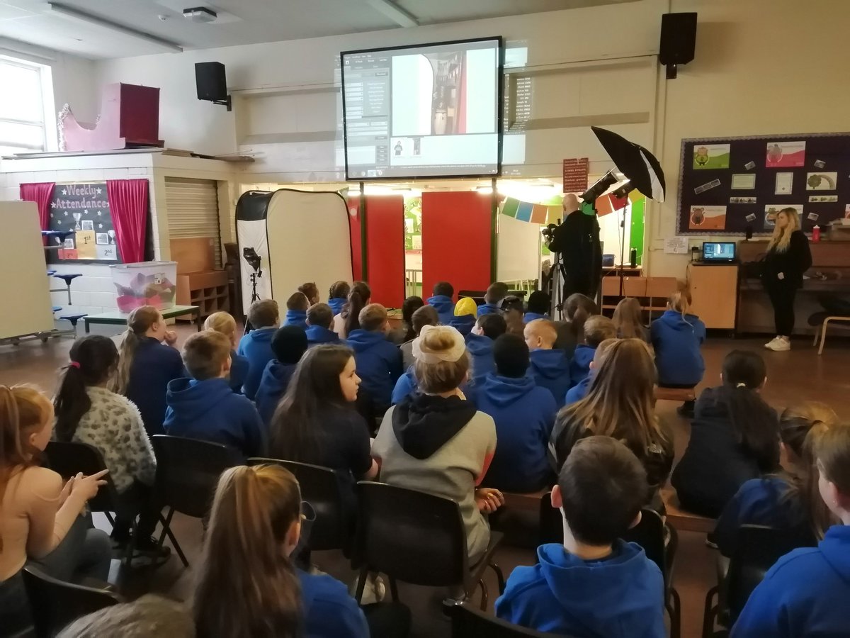 BrynHafodPrm's tweet photo. Great photography lesson with @ColorfotoUK today with Y6 pupils. The children really enjoyed the experience. #colorfoto #photography #year6 #experience https://t.co/b97F2JCzi9