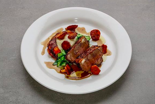 Black Face Lamb <a href="/BreadandHoneyUK/">Bread & Honey Catering</a> 
Scottish, confit potato, girolles, smashed Jerusalem artichoke, Hispi cabbage, meat juices, wild thyme #seasonalmenu #LondonCaterer