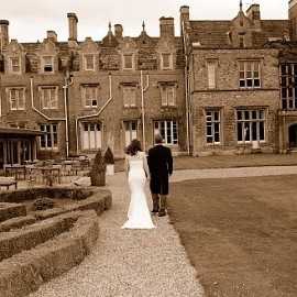 Why make love wait… book your wedding at Shendish Manor and save 20% off your special day &amp; enjoy a complimentary evening buffet! £76.00 per head

shendish-manor.com/special-offers…