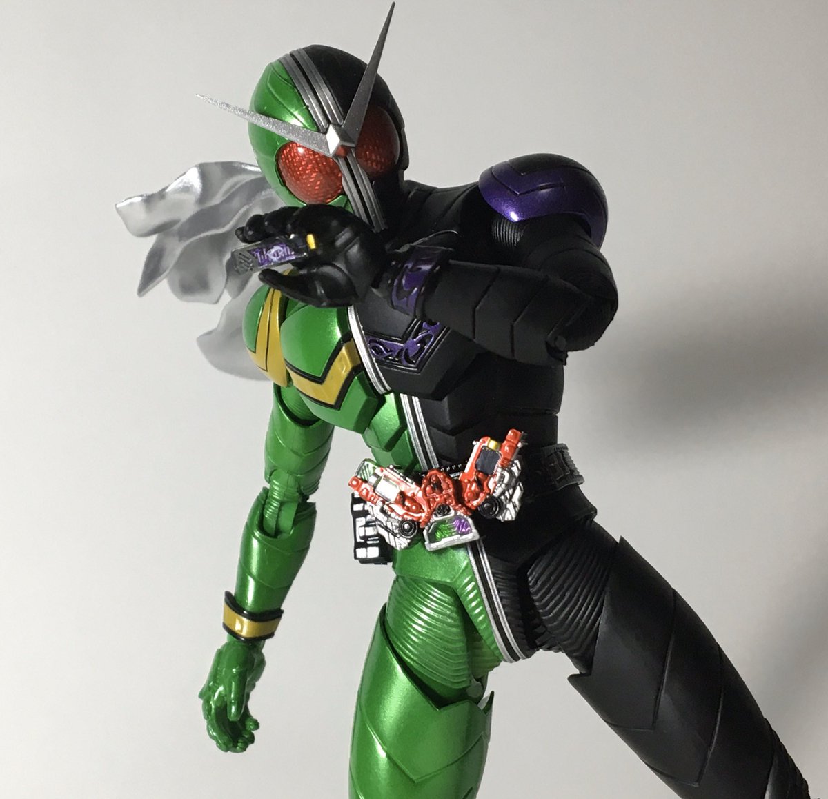 バルト ガンプラ製作 Pa Twitter 真骨頂ダブルめちゃくちゃカッコいいですね ほんとに手のひらサイズのスーツって感じ Shフィギュ アーツ フィギュアーツ写真部