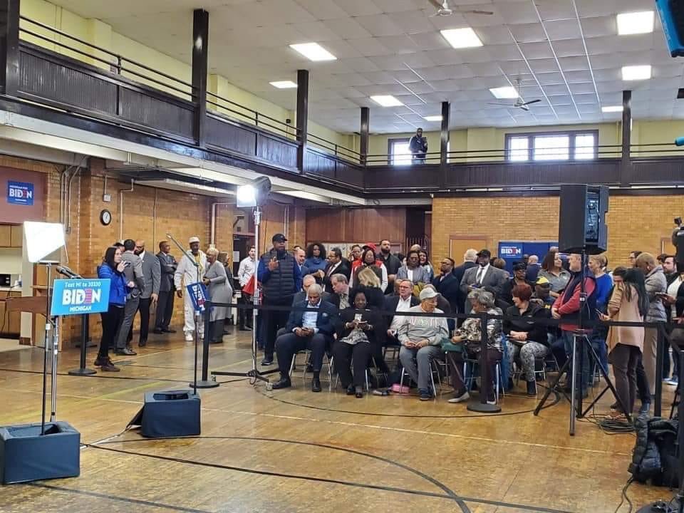 ProgressivePlt's tweet image. Joe Biden Vs Bernie Sanders rally. 

Joe Biden simply does not have the coalition, the grassroots organization, or the excitement required to beat Donald Trump in November.

A vote for Biden is a vote for Trump.

#VoteBernie #BernieSanders