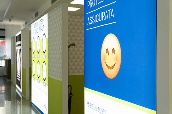 Quali sono le possibili applicazioni dei nostri allestimenti in tessuto? Lasciati ispirare dalle pareti fonoassorbenti personalizzate di Banca Prealpi, dagli allestimenti interattivi per mostre e showroom aziendali, dagli eventi e molto altro ancora: absgroupsrl.it/realizzazioni/