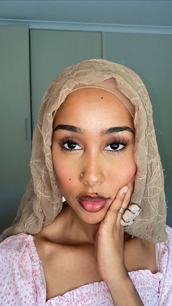 venna_tohilima's tweet photo. Another Natural whispy lash set done on my beautiful client last week ! This photo was taken yesterday and they still look ππ₯ #StripLashLook #WhispyLashes #LashFix https://t.co/ApuJtPiRWF