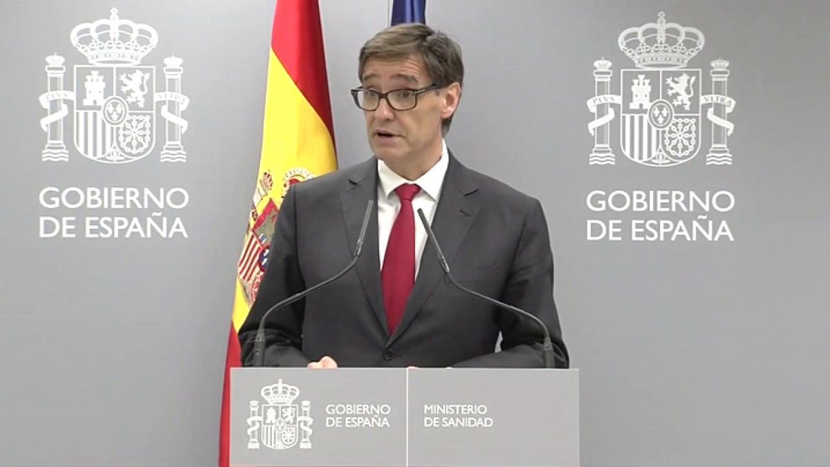 A3Noticias's tweet photo. El Consejo de Ministros está reunido para decidir qué medidas tomar sobre el #coronavirus. Está previsto que la ministra portavoz, María Jesús Montero, y el ministro de Sanidad, Salvador Illa, comparezcan a las 13:00h. 

🔴 La #últimahora del #coronavirus: https://t.co/Qj2JjGsfWz https://t.co/KcrSP536K1