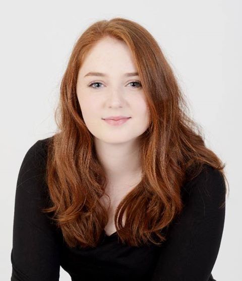 DrHercouet's tweet photo. 10 ans plus tard, l'actrice qui jouait Amy Pond enfant, Cailtin Blackwood, est donc le portrait craché de Karen Gillan, qui jouait Amy Pond avec 10 ans de plus. https://t.co/tZf9HtNkCM