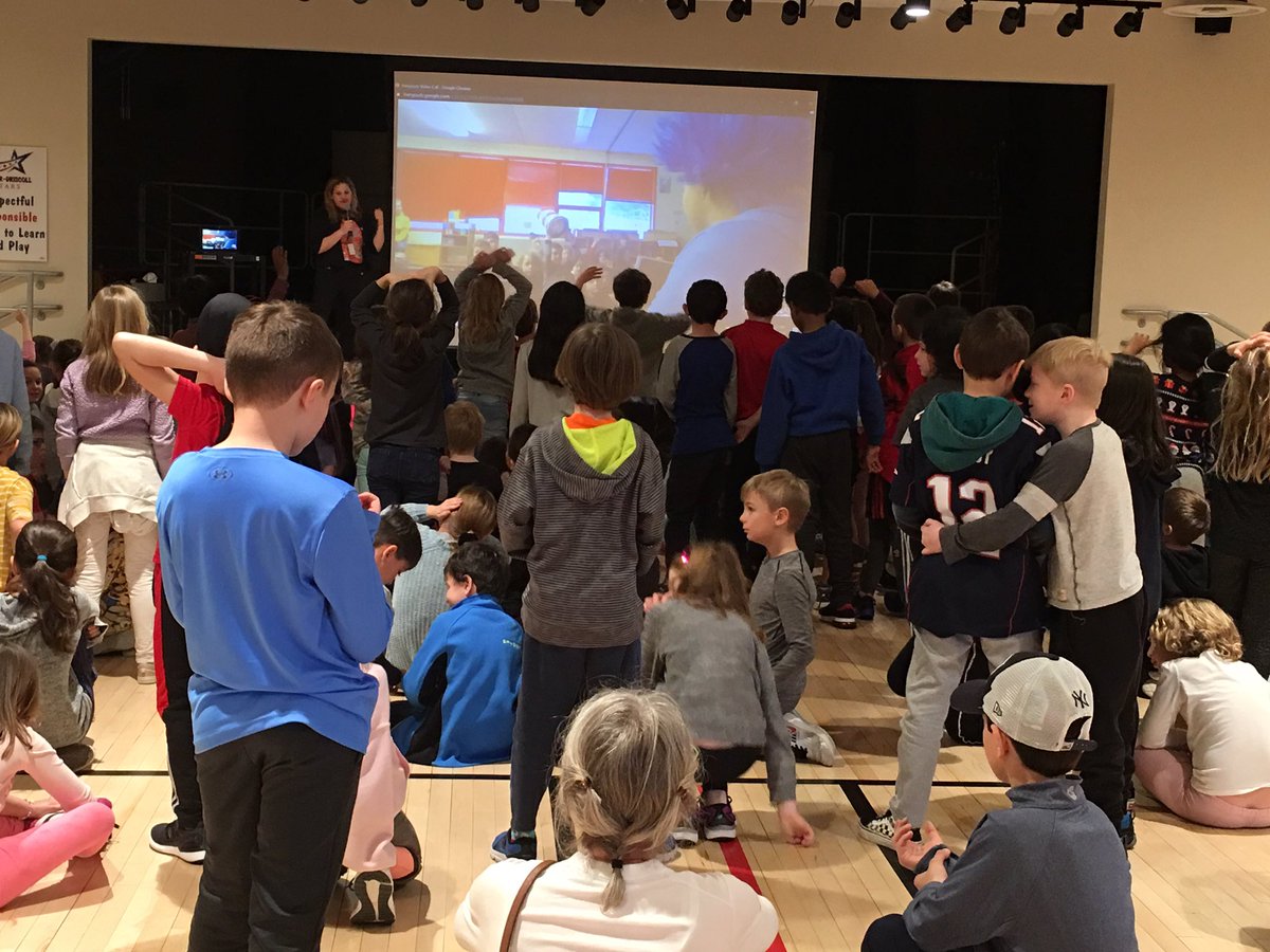 How very exciting to be treated to a story across America!  Our Miller Driscoll students shared their favorite book with a class@in Alaska. <a href="/mdllc3/">md_llc</a> <a href="/Tfley/">Tim Ley</a> <a href="/CrossjJeremy/">Jeremy Cross, Ed.D.</a> @MsThomBookitis #ReadAcrossAmerica