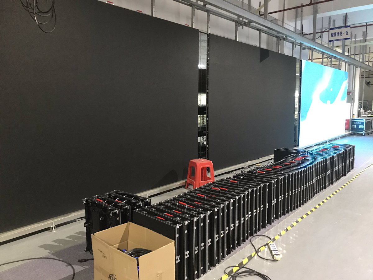 miley_lee21's tweet image. #DOTCOMLEDSCREEN

Big screen almost ready to ship out 💪

#rentaldisplay #rentalscreen #pantallaled #ledscreen