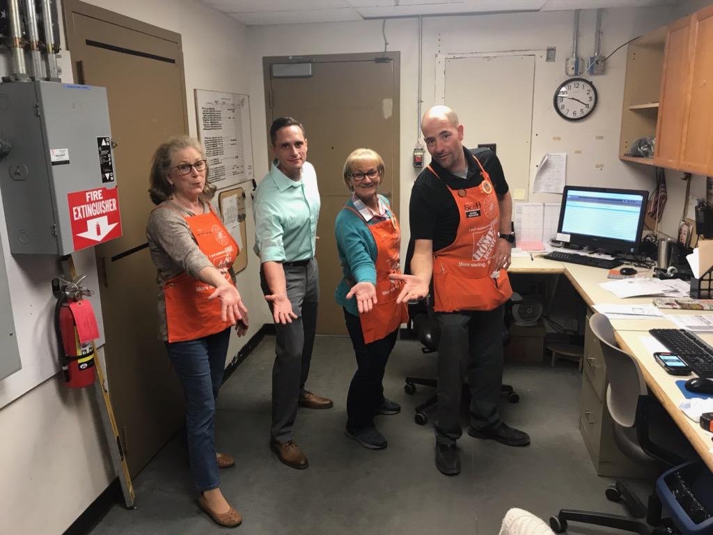I had a quick meet and greet with the amazing people of <a href="/Hiltonhead1115/">Home Depot  1115</a>.  I look forward to working with all of you! <a href="/ScottFound/">Scott Found</a> <a href="/Aadne8/">Giles Sandvik</a> #letusdoit #HDorange #plumbing