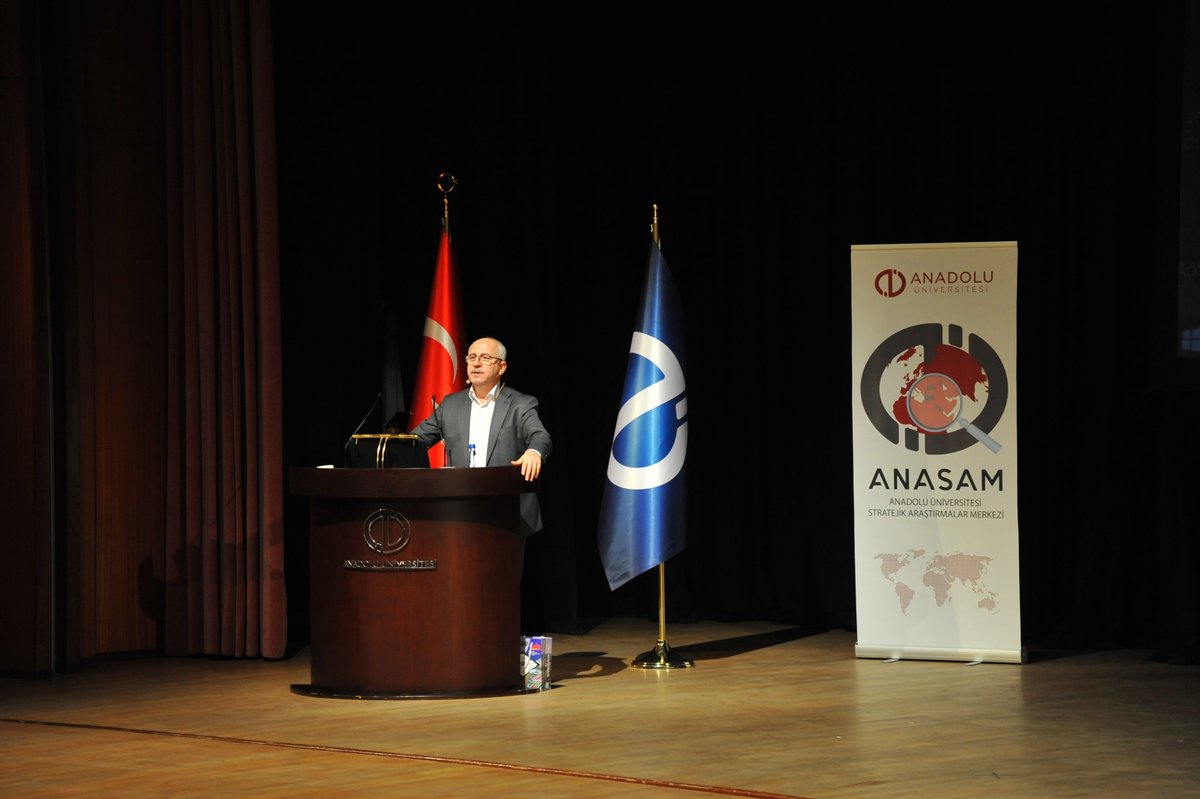AUANASAM's tweet photo. ANASAM Söyleşileri’nin beşincisi olan “GÜNCEL GELİŞMELER IŞIĞINDA MEDENİYETLER ÇATIŞMASI TEZİNİN YENİDEN DEĞERLENDİRİLMESİ“ adlı söyleşimiz, konuğumuz Dr. Murat YILMAZ’ın sunumuyla gerçekleştirildi.
@ProfDrComakli
@myilmaz_67
@Anadolu_Univ
#Anadoluüniversitesi
#ANASAM https://t.co/meuDIQJR1k