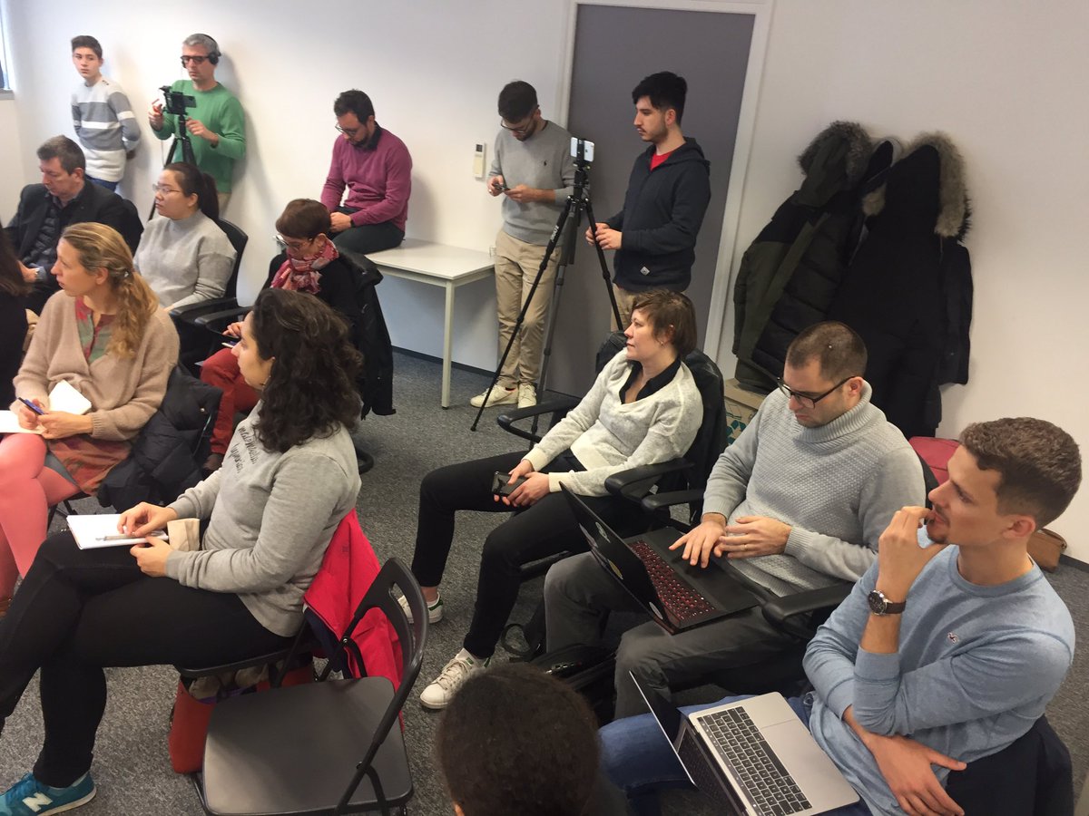 EdtechLyon's tweet photo. Après une matinale studieuse, place à l’expérience  #formation #vr #edtech https://t.co/kCijzNMCzg