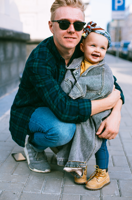 OpticaMEsteban's tweet photo. De tal palo... tal astilla! 👶 Este es el mes de los Papás y no podemos olvidarnos de ellos! Pásate por nuestra Óptica para encontrar el mejor regalo 🎁 para él, para decirle todo lo que le quieres 😍 #MiPapáEsElMejor #YSeMereceLoMejor #RegalaSaludVisual https://t.co/OTlSqYkTcE