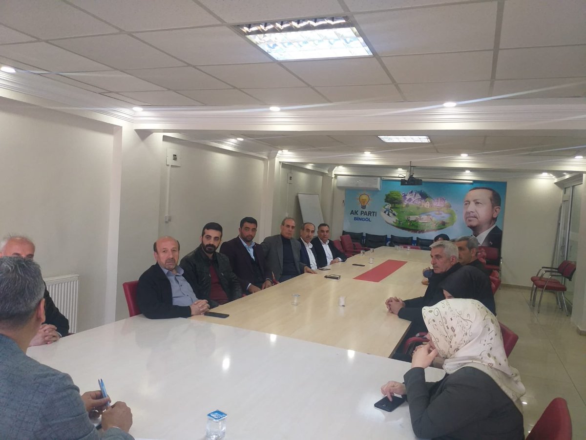 Merkez İlçe Başkanımız <a href="/feyzikzl/">Feyzi KIZIL 🇹🇷</a> başkanlığında haftalık istişare toplantısı yapıldı.