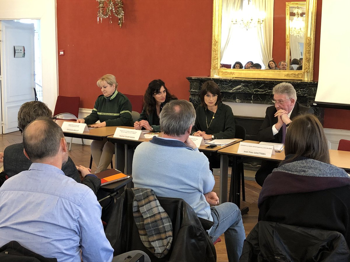 chainedespuys's tweet photo. [Conférence de presse] La Fondation #ChainedesPuys présente son appel à projets pour l’année 2020 autour de 4 thématiques : Agriculture &amp; sylviculture durables - biodiversité, paysages &amp; écosystèmes - tourisme responsable - mobilité durable.
➡️ https://t.co/eyWf2OrmTr https://t.co/yJnTRkP0QJ