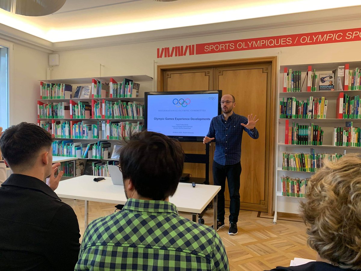 Master2MSP's tweet photo. La journée démarre fort pour les étudiants du @Master2MMSSP dans les locaux du Centre d'Études Olympique où il est question de stratégie, d'expérience fan, de droits TV et d'archive de données 🇨🇭🏅

@univrouen @Sport_Web_I https://t.co/sqRpWIvbm2