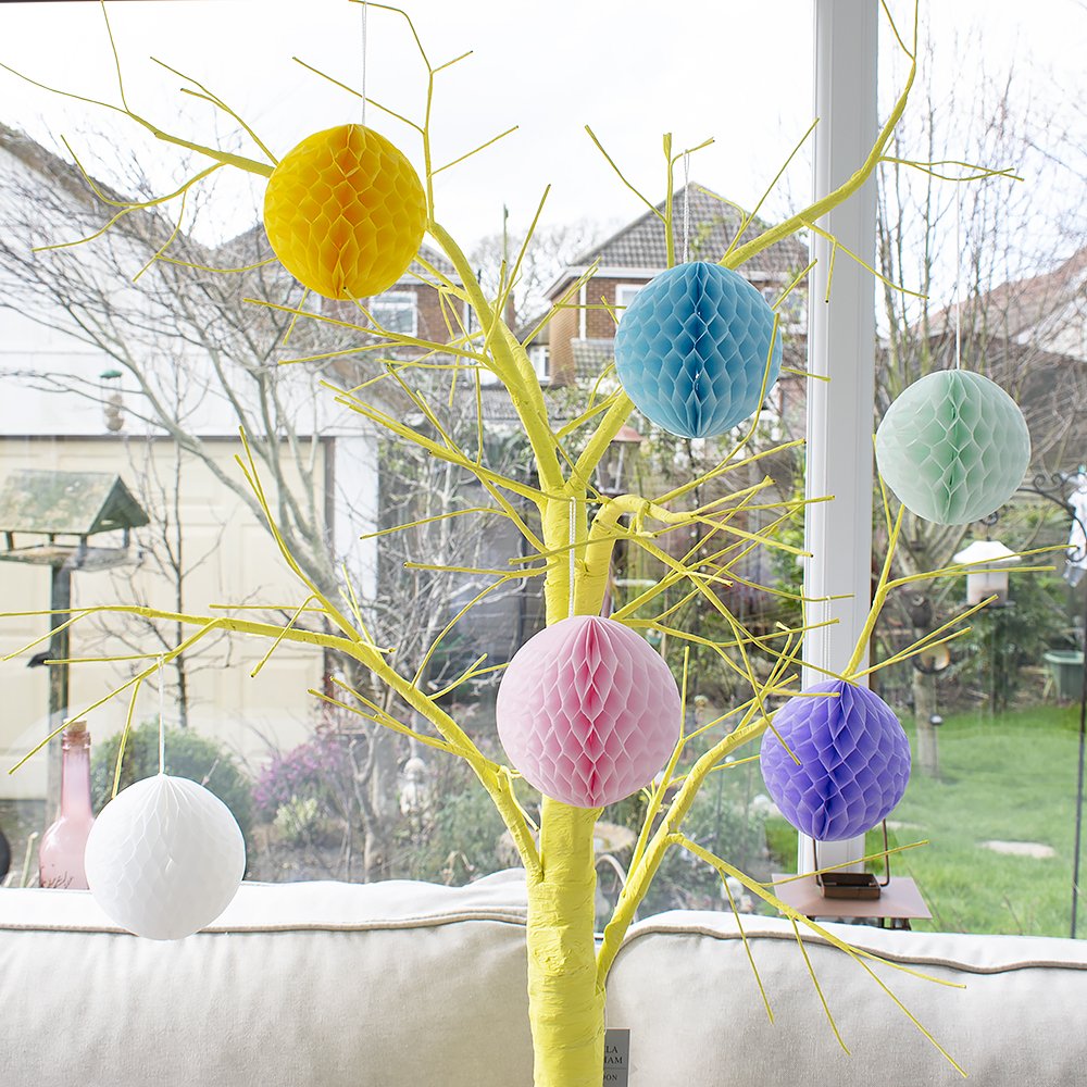 tweetthebug's tweet photo. Add some beautiful balls to your home &amp; create easy colourful Easter decorations. You can use all the same size, like we have, or mix it up by adding bigger balls: https://t.co/opnyg3qYBN

#balls #decoration #Easter https://t.co/rA7TEWDxJd