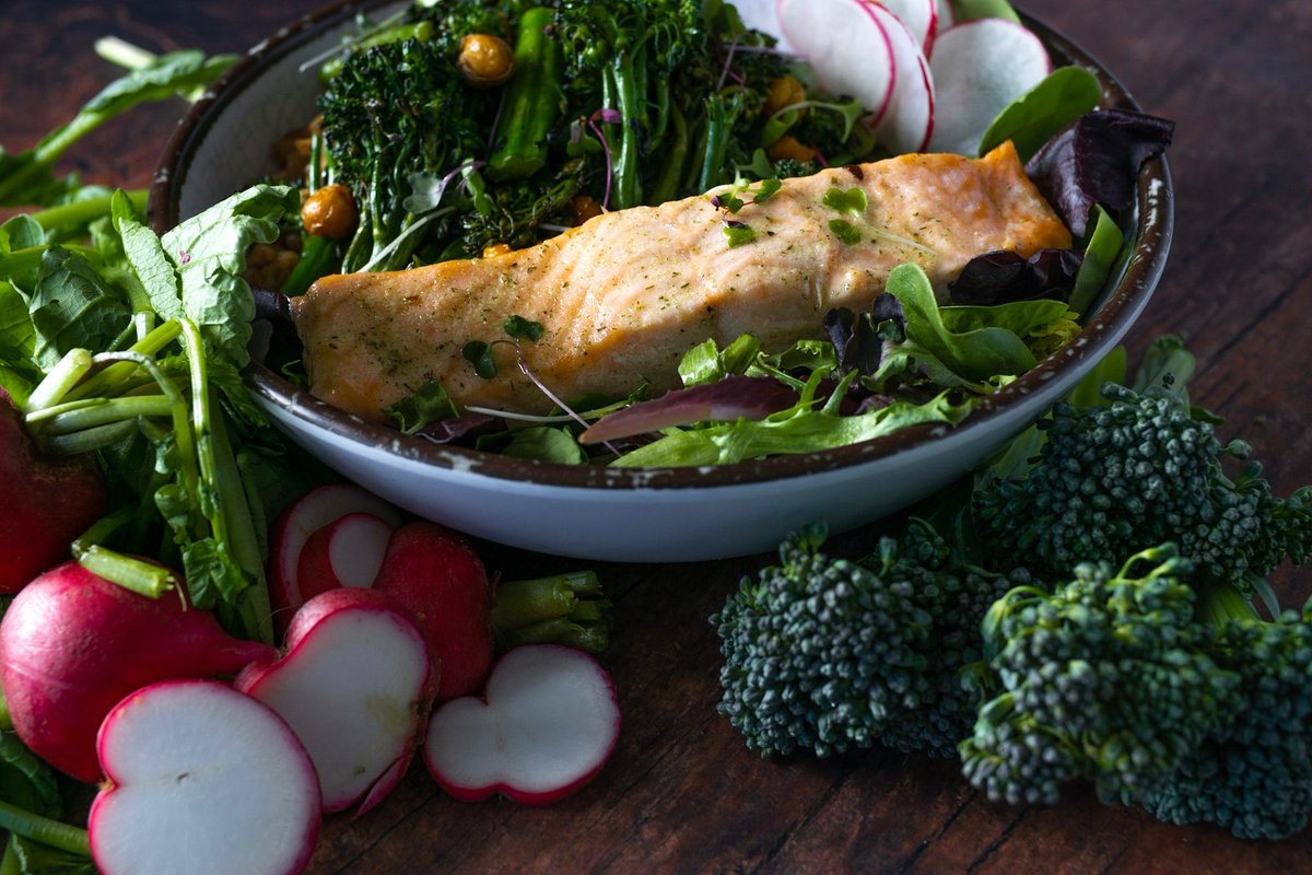Would you share your Salmon &amp; Charred Broccolini bowl? 👀 Do the right thing and buy a second one for your bestie. #TooGoodToShare