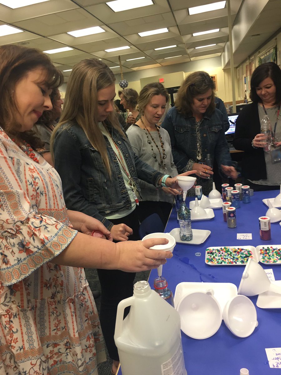 GordonPrincipal's tweet photo. Wonderful PD by @GES_SchoolCouns  related to calming corners and calming bottles! @LisaMicou #sel #KidsDeserveIt #gordonpatriotpride #oneccps https://t.co/5jC5BuBemw