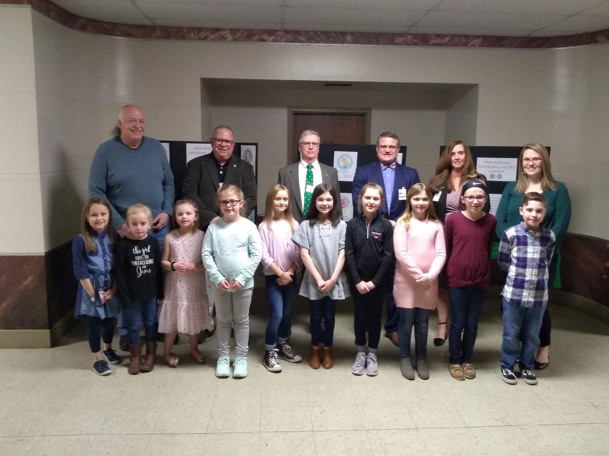 PasdJSCElem's tweet photo. Pottsville City Council recognizes our Fair Housing Contest winners. https://t.co/a2M70YoZm4