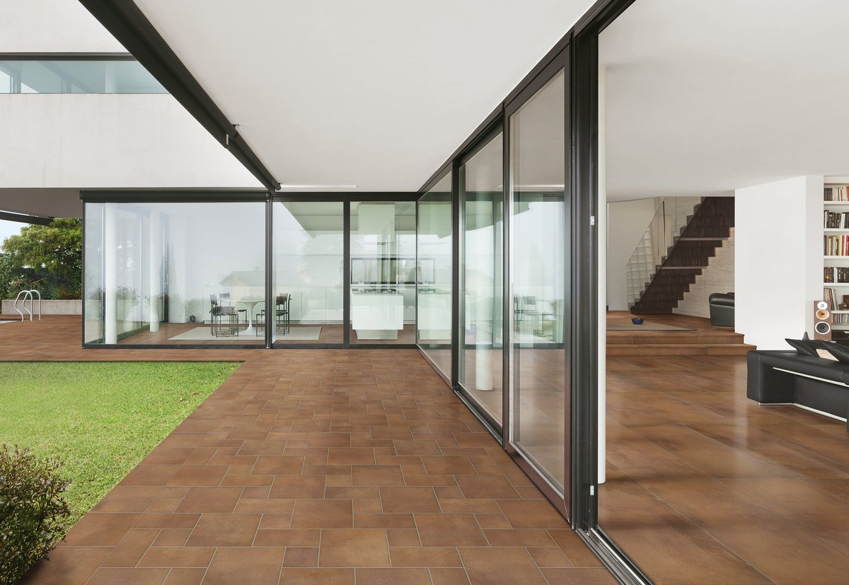 NatucerOnda's tweet photo. Con la nueva colección In&amp;Out podrás crear espacios de interior y exterior en perfecta armonía, utilizando peldaños de gran formato.
.
https://t.co/R9DSwzmrD7
.
#natucer #multiformato #60x120 #interior #exterior #archilovers #architecture #interiordesign #decoracion #diseño https://t.co/BrGju0fpWD
