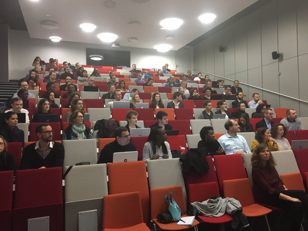 prefet59's tweet photo. #Adminitration le préfet intervient devant la 50e promotion de l’Institut Régional d’Administration de #Lille. qui forme les cadres administratifs. « Travailler pour l’Etat c’est à la fois voir de près, au plus près des concitoyens, et voir loin en anticipant les mutations » https://t.co/lTl8QTbxX6