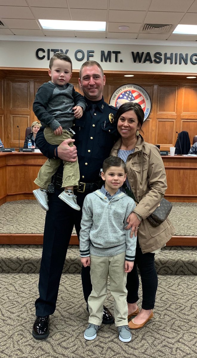 MtWashingtonPD's tweet photo. Congratulations, Mike Stump, on being promoted to sergeant. He was sworn in at the city council meeting last night. We are excited for him and look forward to him serving in this new role. #mwpdcommunitystrong #mwpd https://t.co/fs0kUnOOTf
