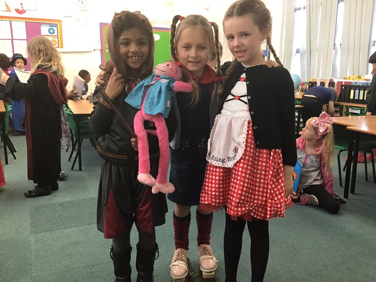 blackbirds1MPS's tweet photo. World Book Day costumes from Blackbirds @EnglishMPS_ https://t.co/e9CM4QJwpL