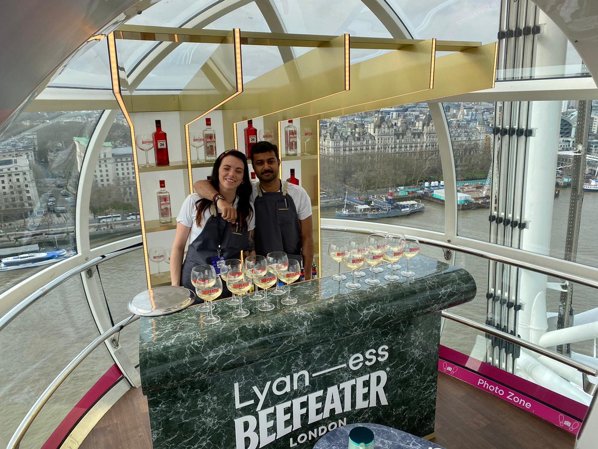 MadeUpLtd's tweet photo. Specially designed bars in unusual places, like this in @TheLondonEye for @lyanessbar and @BeefeaterLondon, are a speciality of ours. Talk to our maker team about your experiential event, product launch or private function today. #productionagency #events #bardesign https://t.co/4Hs4itVkg7