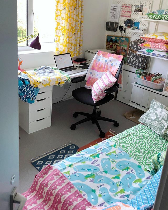 #MarchMeetTheMaker Day 10: Authentic Space 🏠 We’ve shared lots of pictures of Safomasi’s Delhi HQ, but here’s where we work in the UK. A colourful corner of our home in St. Albans, just 20 minutes north of London 🌈 #safomasi ift.tt/38GJr3o
