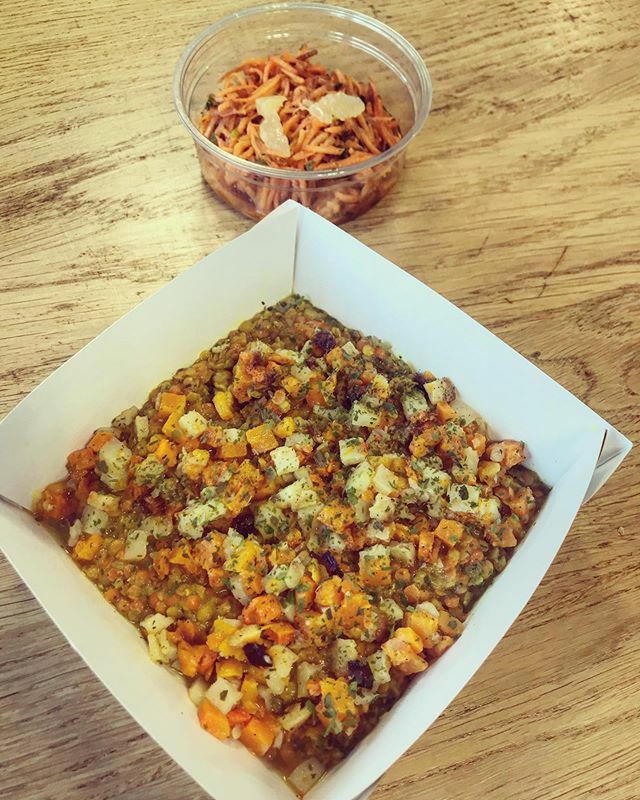 Orange power 🔸🔶
.
.
.
#hallessolanid #restaurant #bio #agriculture #biologique #alimentation #healthyfood #healthy #food #legumes #vegetables #vegetarian #dahl #butternut #cuisine #cooking #eat #lunch #dinner #time #recette #faitmain #instagood #mont… ift.tt/2W1ZXIS