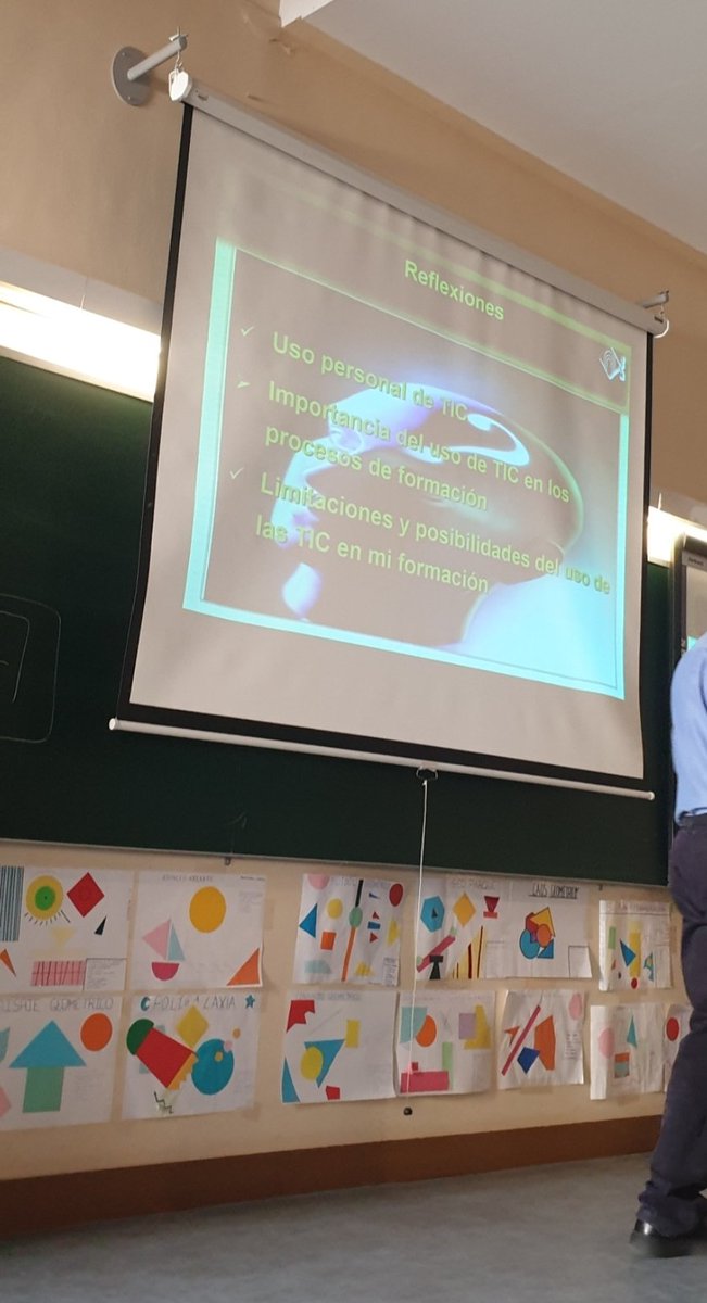 Sandraa789's tweet photo. Hablando del USO de las TICS #Educaysociedad  @TICE_UCLM https://t.co/6pQwQIwA5v