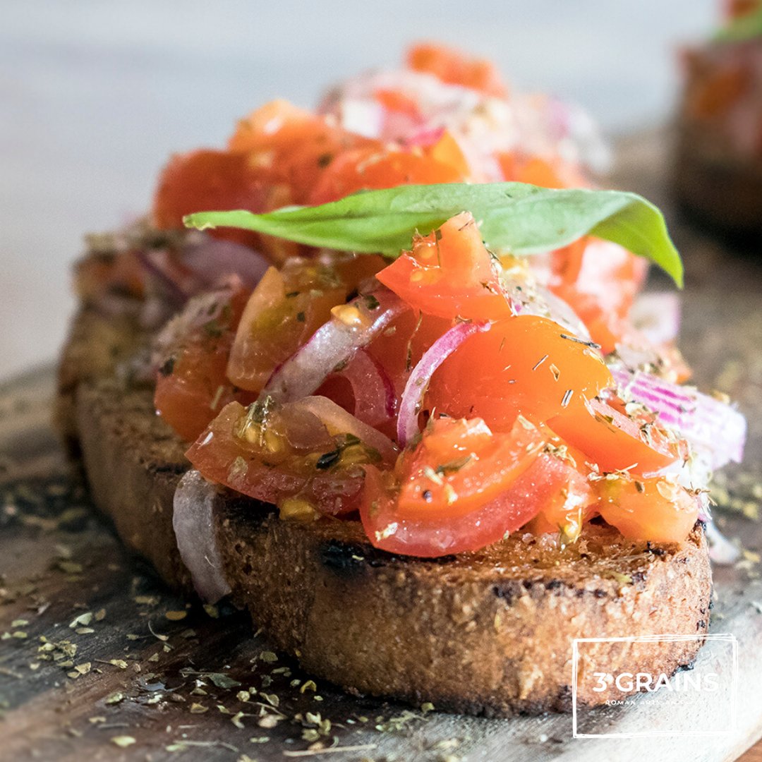 3GrainsPizza's tweet photo. A 'Bruschetta Classica' made from the summer's best tomatoes, red onion, fresh basil and lashings of extra virgin olive oil is truely a sight to behold! And trust us, it tastes just as good as it looks! #healthypizza #3grainspizza #romanartisanpizza #dodifferentdo3grains https://t.co/r9D9Pt95CG