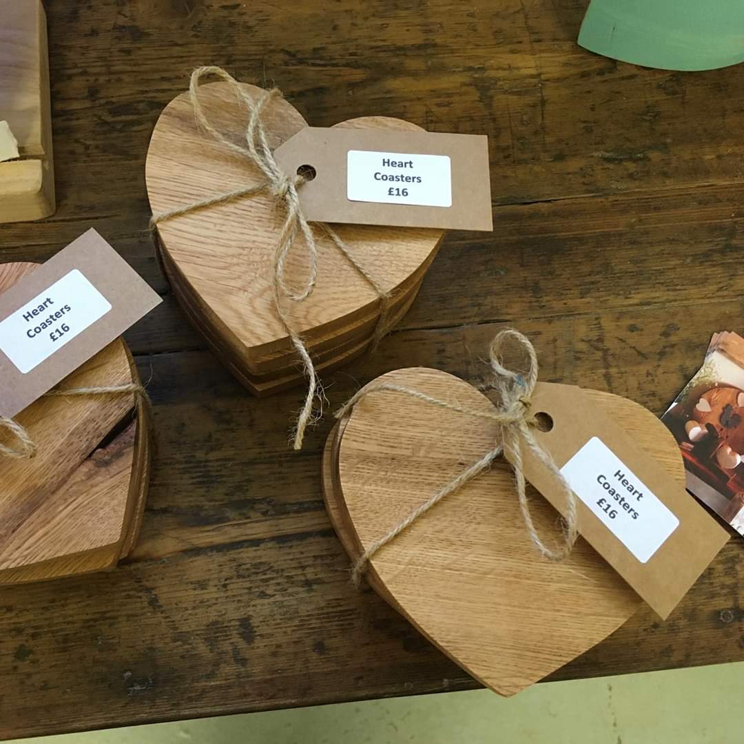 forest_handmade's tweet photo. New in, heart coasters by @CottageCoppicin https://t.co/M8wojj8WTO