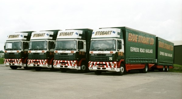 In this weeks #TruckingTuesday we feature a line of 1990s DAF 95 drawbars with sleeper pods.