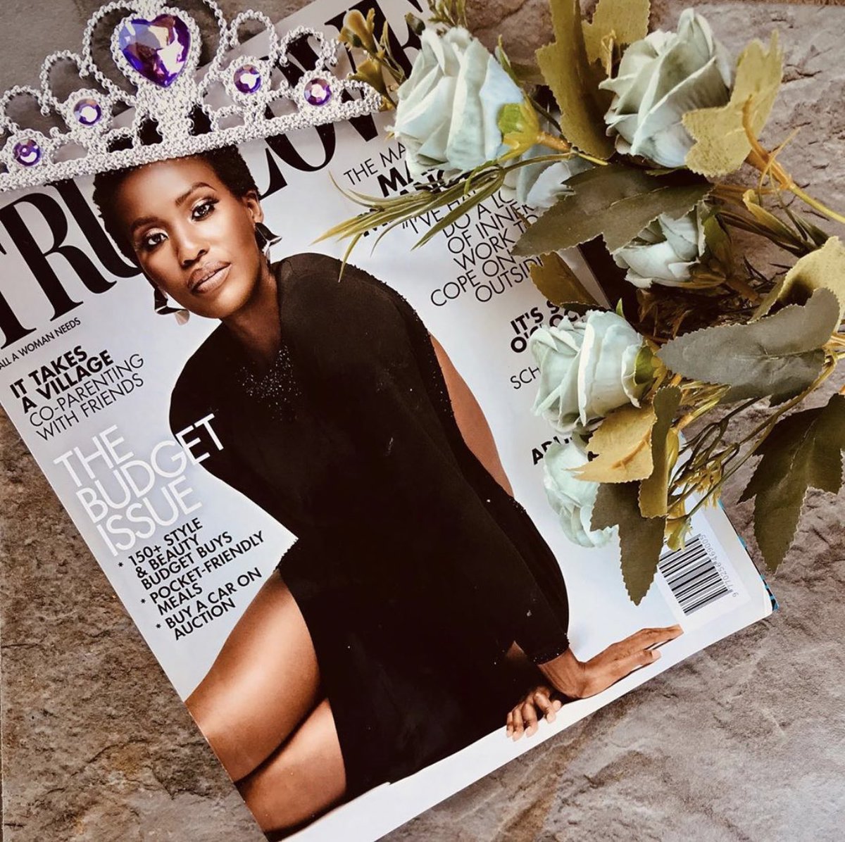 TrueLoveMag_SA's tweet photo. Don’t forget to buy the TRUE LOVE March issue featuring @MsMasasa 💕 In the candid interview with @Perzzz, she opens up about how teaching aspiring actors helped her learn more about herself and why being validated by external achievements no longer serves her. In stores! https://t.co/YWZ3TQnhZr