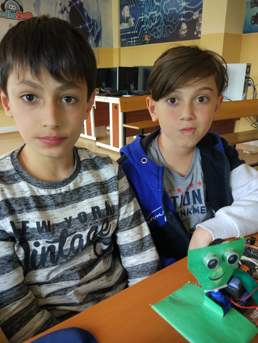 Alaplı Toki Okçular Ortaokulu arduino çalışmaları
#kodlazon #kodlalapli #kodlama #alapli #zonguldak <a href="/erdoganbektas_/">Erdoğan BEKTAŞ</a> <a href="/turgut0861/">turgut subaşı</a> <a href="/kodlazon/">KODLAZON (ZONGULDAK )</a> @il_milli <a href="/fatiherdalylmz/">Erdal Yılmaz</a> @AbdulvehapDEMR1 <a href="/cevatcevik67/">Cevat Çevik</a>