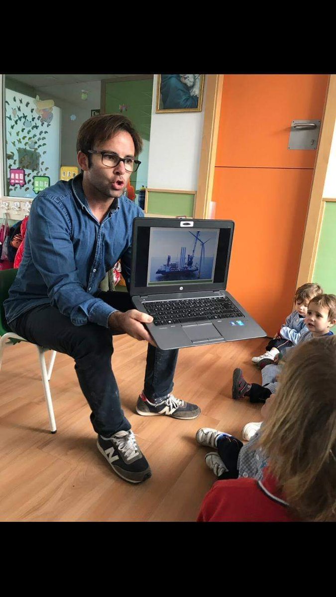 penyaroja_vlc's tweet photo. Los padres de los alumnos de 1° Ciclo de Infantil, han venido al aula  para explicarles su profesión y hacerles un poco conscientes, a través de talleres y juegos, de a qué dedican gran parte de su tiempo cuando no están con ellos. Muchísimas gracias a todas las familias.
#fsvm https://t.co/6ktWMEnPnN
