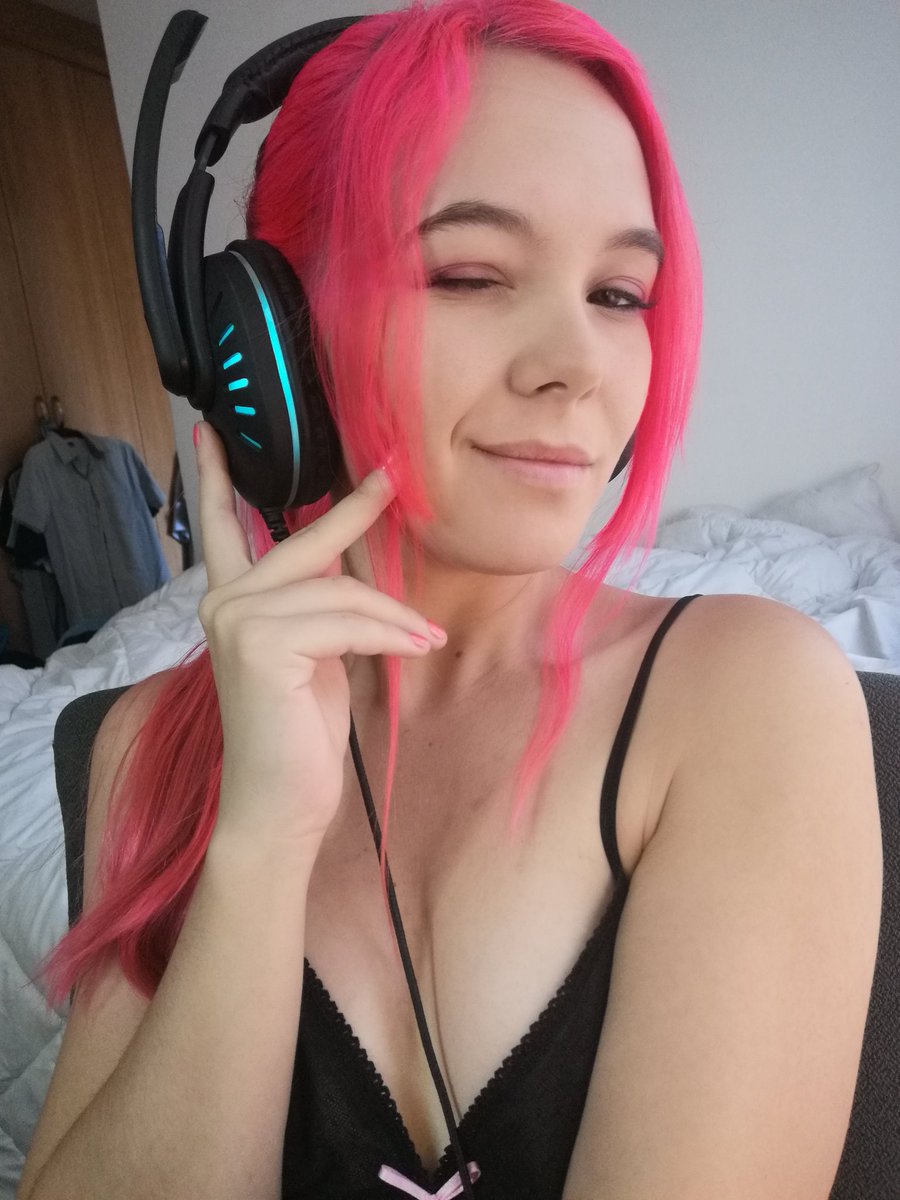 MinxyKitty 💗 nsfwtwt on X: Online my sweets! Link in bio 😋 X #chatutbate  #TongueOutTuesday #cute #pinkaesthetic #camgirlonline @CamAngelsXXX  @CamGirlsInfo @CamOfChaturbate @chaturbate t.co7rvkYWIA2j  X