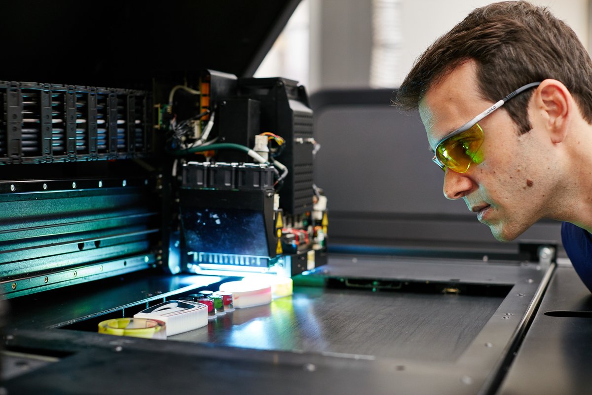 Are you looking to expand your colour knowledge on your Stratasys J850 or J835? Look no further 🎨Our accredited Stratasys 'Colour for J850' &amp; 'Colour for Texturing' courses are just what you need. Speak to our team to find out more. 
-
#StratasysAcademy  #StratasysTraining