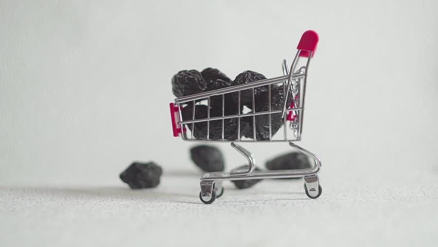 AusPrunes's tweet photo. Currently frenzy buying? Fill your trolley with Australian prunes. They have a very long shelf life. Delicious, jam-packed with antioxidants and other wonderful nutrients, low GI (29) and will keep you feeling fuller for longer. 
#pruneswouldbegoodtohaveinisolation #noneedtoshare https://t.co/QBwWzWDmNB