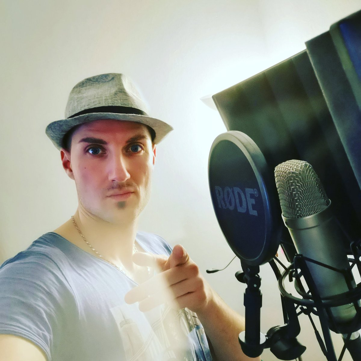 🎙️🎵I'm Yours💯🎶
-
-
-
#vocaltechnique #exercise #vocalexercises #vocalist #dailypic #dailyexercise #vocalhealth #singers #musician #musicianlife #phantom #phantommickey #imyours #selfiemodel #selfiepic #singersofinstagram #singersongwriters #singingpassion #musicwithpassion