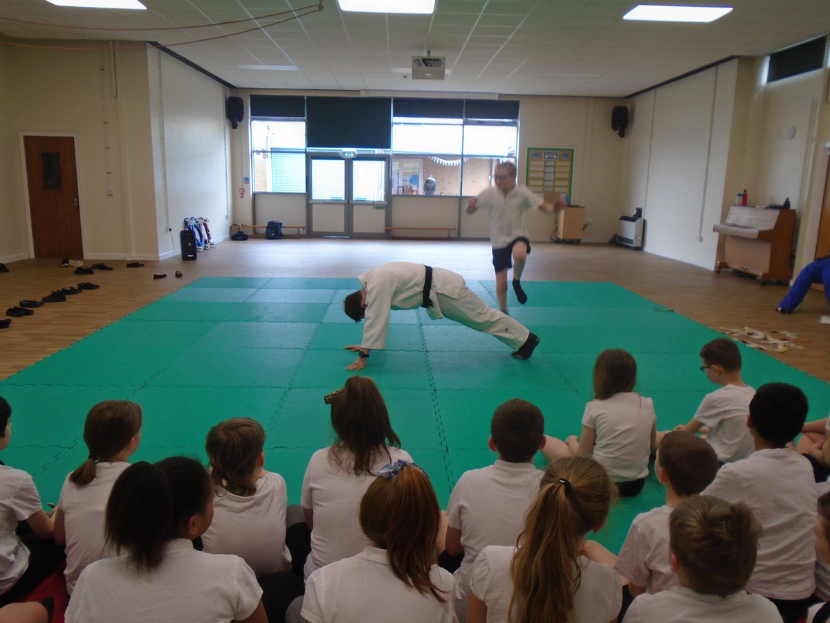 ClaveringTS27's tweet image. #6CP Today, we have taken part in a taster 'Judo' session. We really enjoyed it! @BritishJudo @destinationjudo