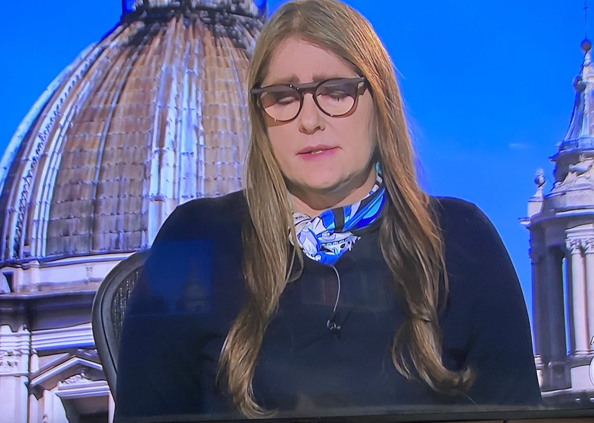 EmersonAnomia's tweet photo. A Ilze Scamparini muito emocionada e  chorando ao vivo agora no Bom Dia Brasil, enquanto narrava ao vivo o drama da Itália enfrentando a quarentena do #coronavirus foi de cortar o coracao. Força, Ilze! Força, Itália! Força, mundo! #COVID2019 https://t.co/J8WiZCKetD