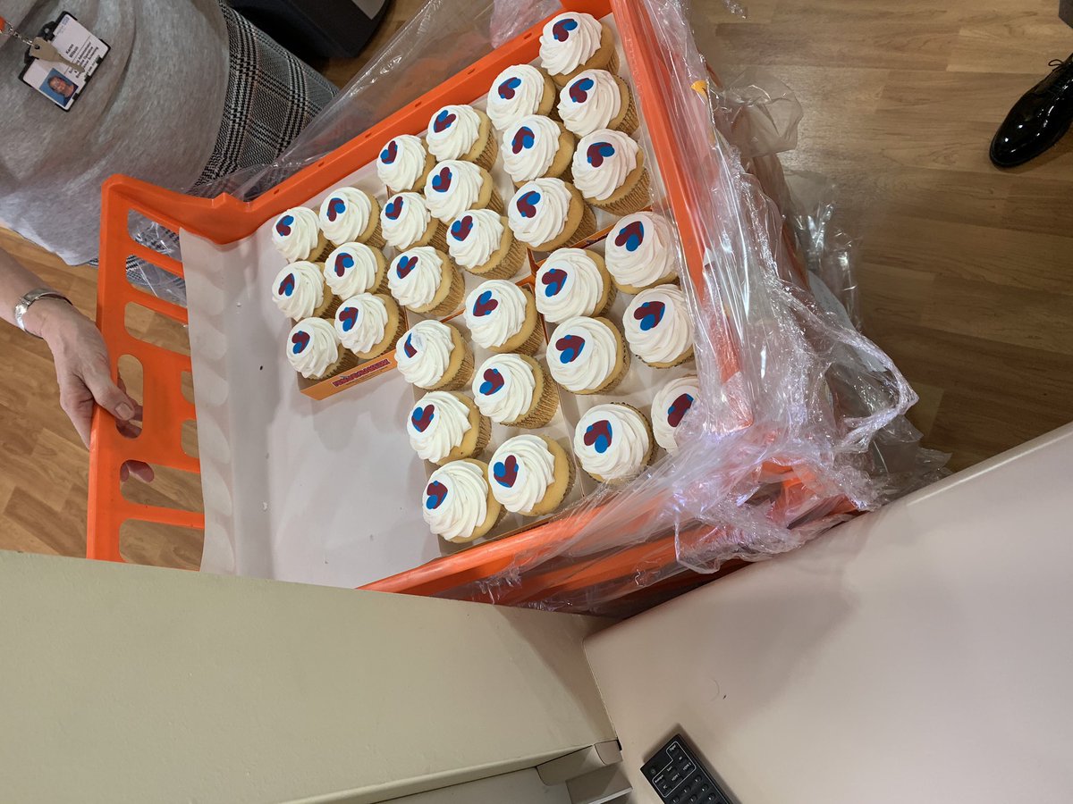 Cake has arrived!!! @TeamNUH <a href="/clairedgreaves/">Claire Greaves ☢️</a> #HCSWeek2020