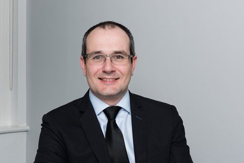 Progressive tweet media