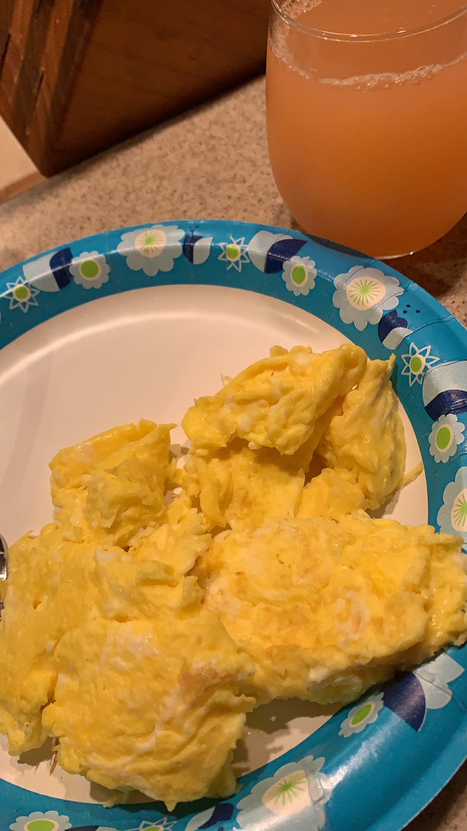 TrubeAndy's tweet photo. Eggs with some limeade. @Coach_Hedges @Niceville_FB #OutWorkOutEatOutCompete https://t.co/CKpNsJklkZ