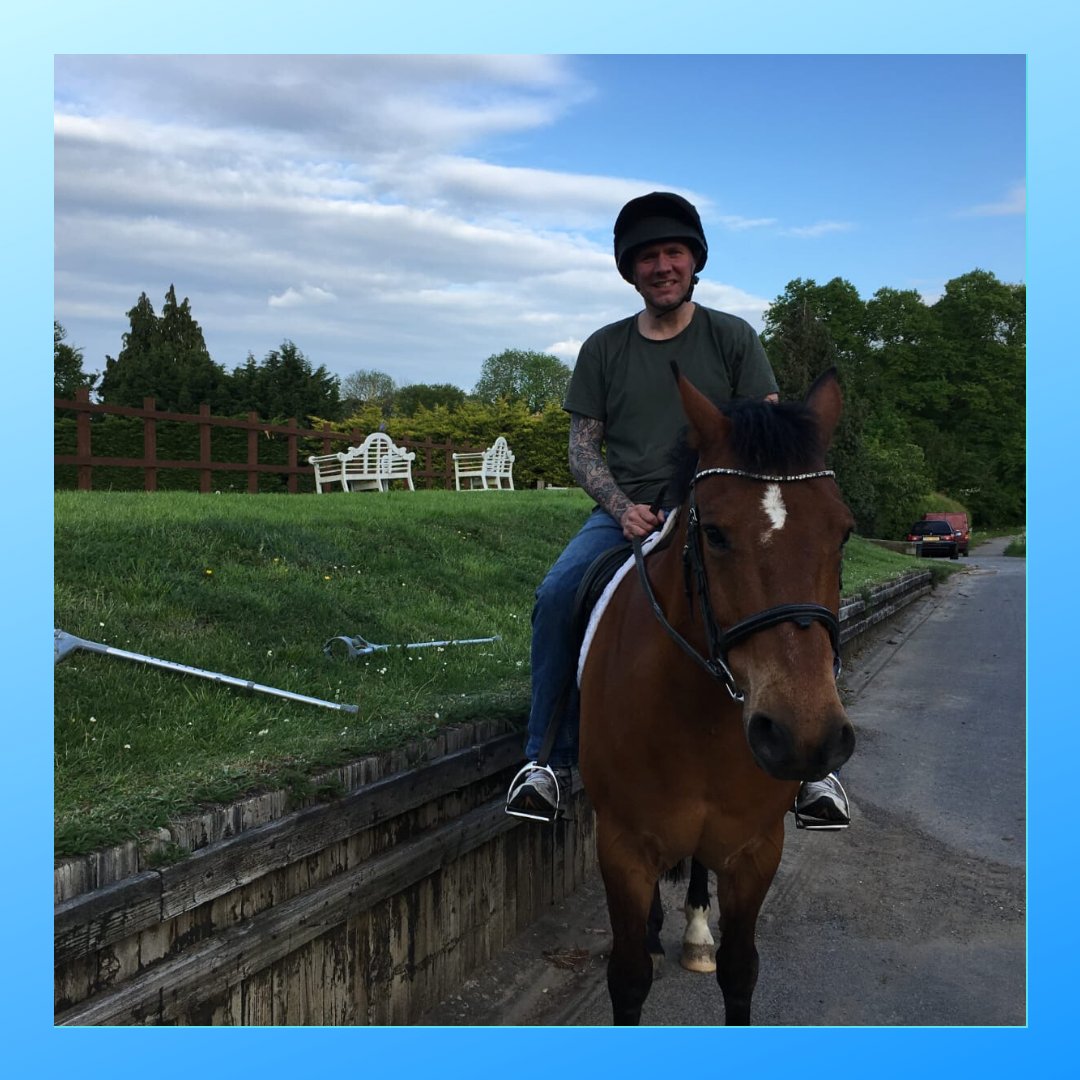 spinalcrapshow's tweet photo. Well now he's just showing off!
#IanShowsOff #horsingaround #thisisspinalcrap #recoverygoals #giddyup https://t.co/EqgqaEEwQG